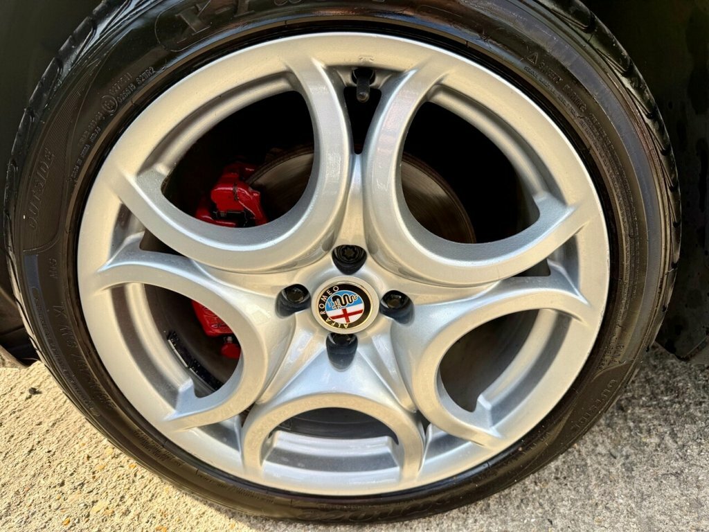 Alfa Romeo MiTo Hatchback  #27