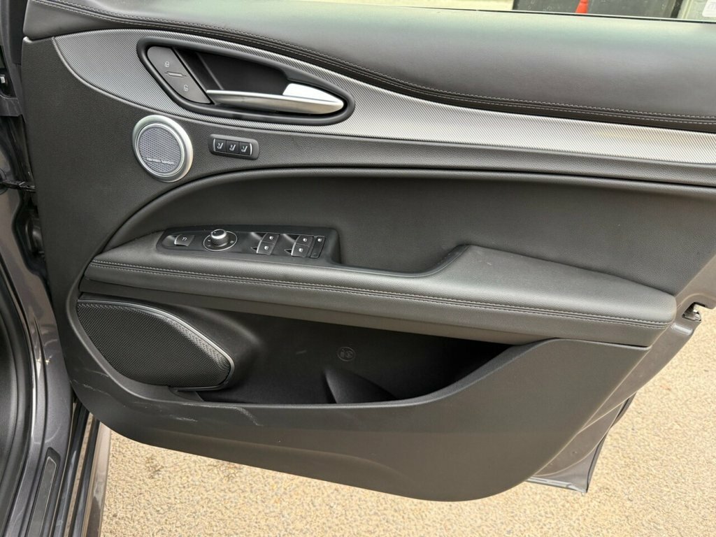 Alfa Romeo Stelvio 2L Veloce Grey #6