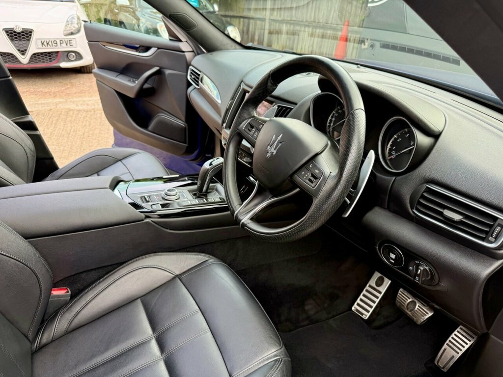 Maserati Levante 3L Null Black #19