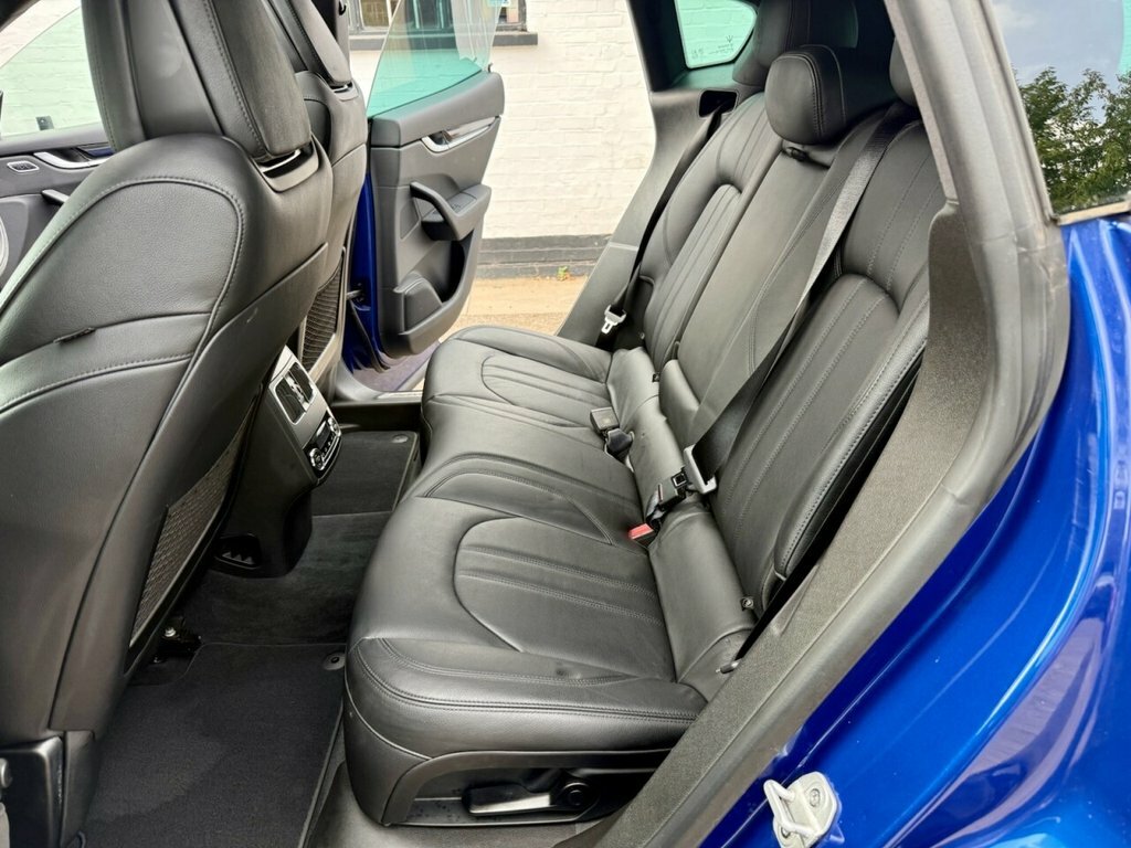 Maserati Levante 3L Null Black #18