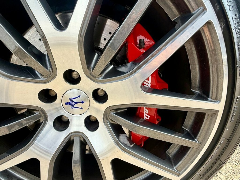 Maserati Levante 3L Null Black #13