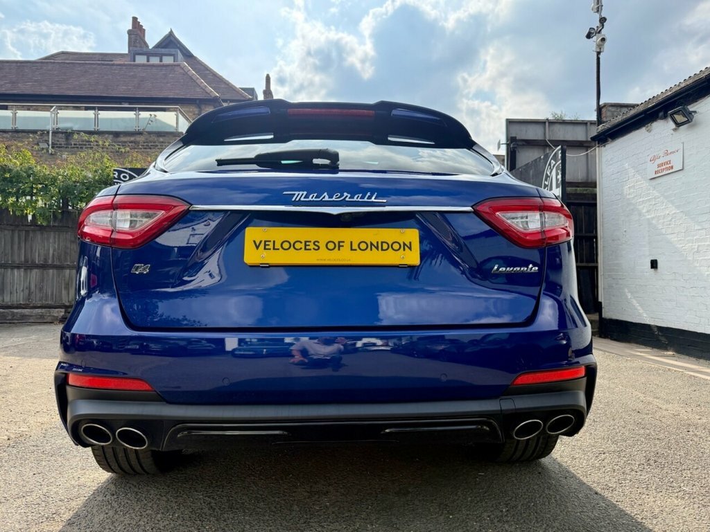 Maserati Levante 3L Null Black #10
