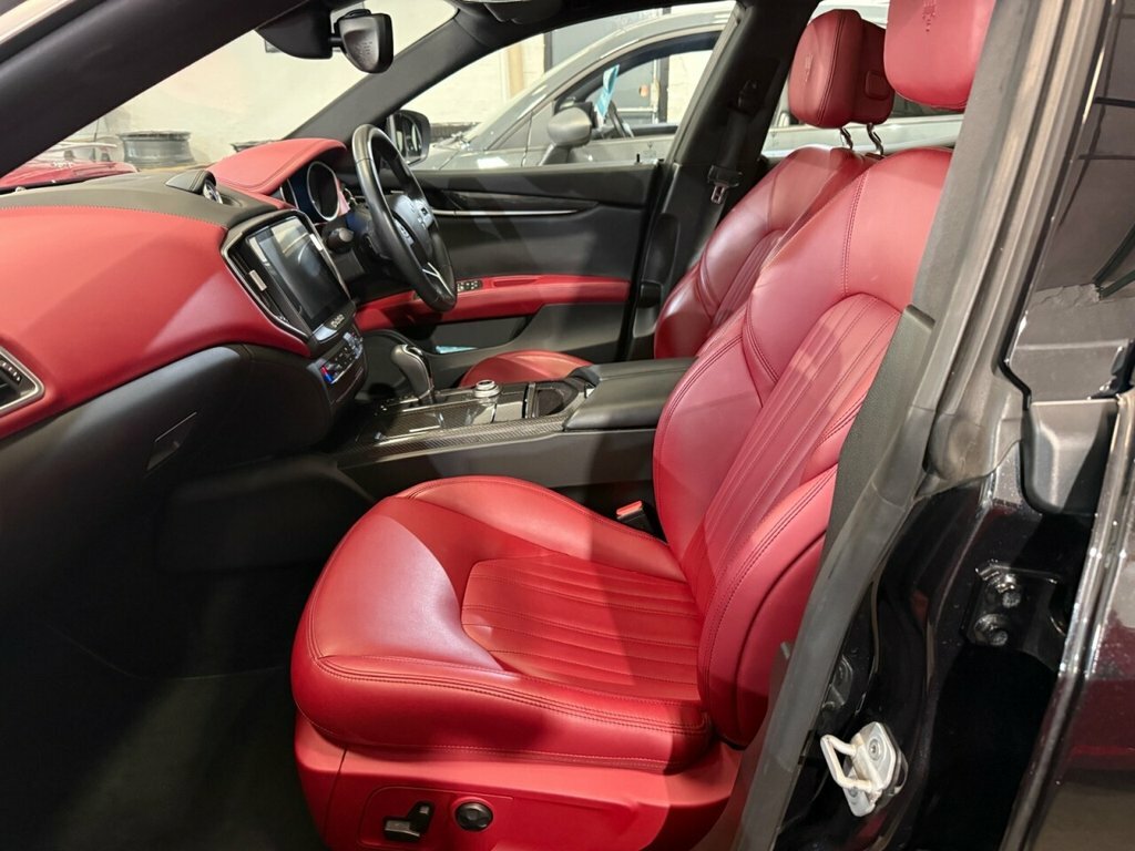 Maserati Ghibli Saloon Black