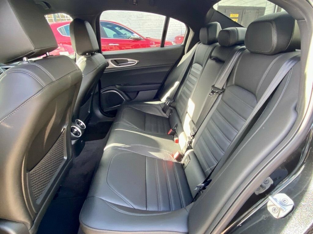 Alfa Romeo Giulia 2L Veloce Blue #5