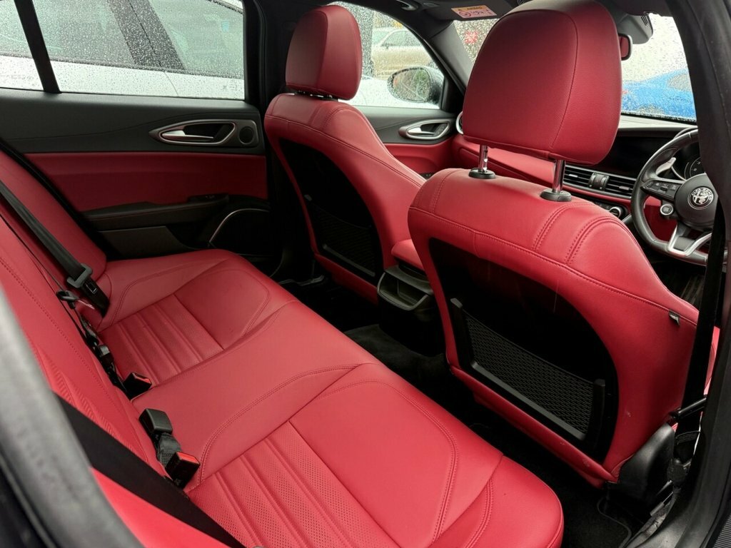 Alfa Romeo Giulia 2L Veloce Black #3