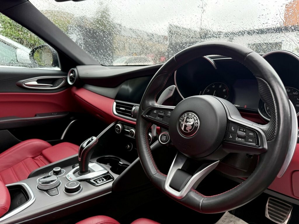 Alfa Romeo Giulia 2L Veloce Black #5