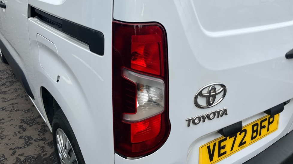 Toyota Proace City 1.5D 100 Icon Van White #20