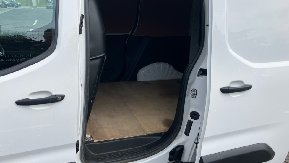 Toyota Proace City 1.5D 100 Icon Van White #17