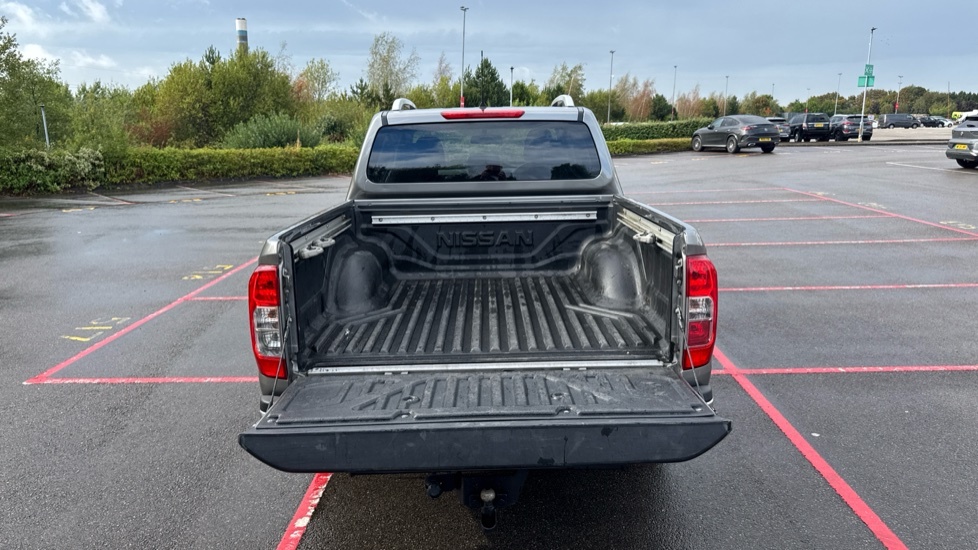 Nissan Navara Tekna Grey #3