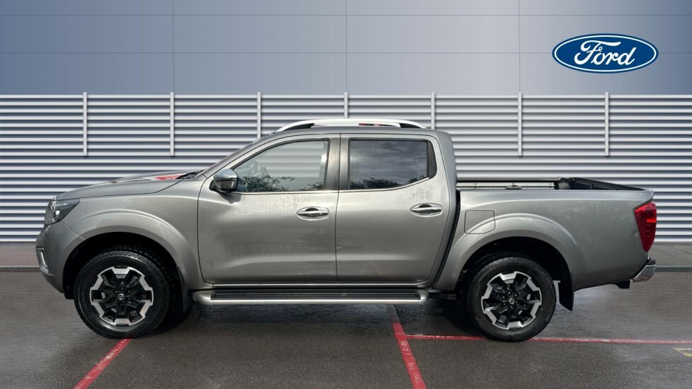 Nissan Navara Tekna Grey #4