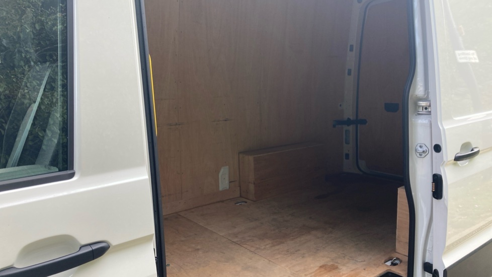 Volkswagen Crafter Commerce White #5