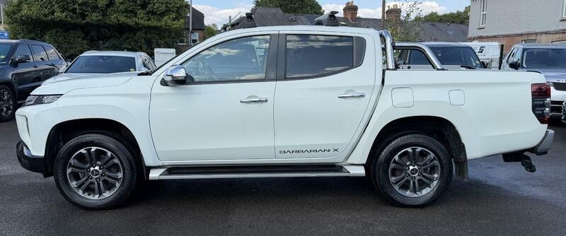Mitsubishi L200 2.2 Di-d Dc Barbarian X 4Wd Euro 6 Ss WA69YOX White #2