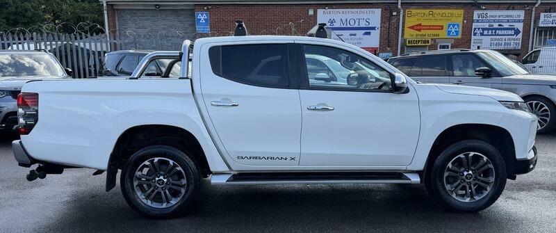 Mitsubishi L200 2.2 Di-d Dc Barbarian X 4Wd Euro 6 Ss WA69YOX White #5