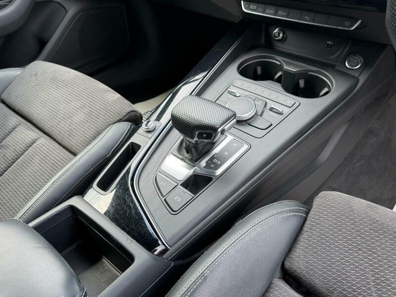 Audi A4 Avant Technik Black #27