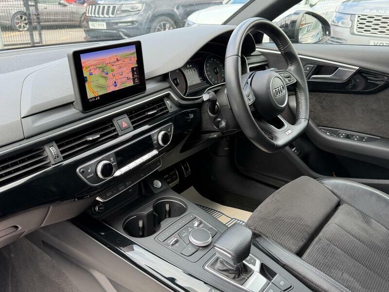 Audi A4 Avant Technik Black #30