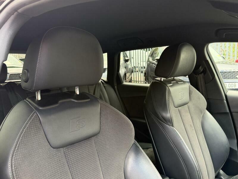 Audi A4 Avant Technik Black #50