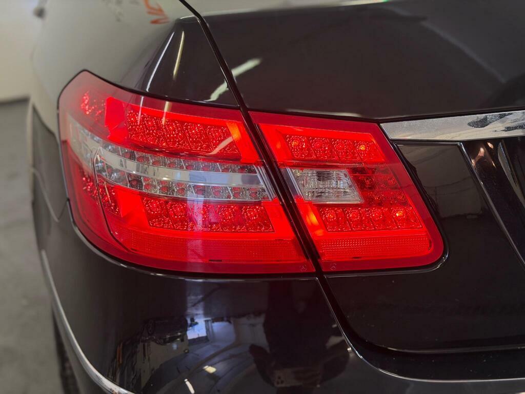 Mercedes-Benz E Class Blue #16