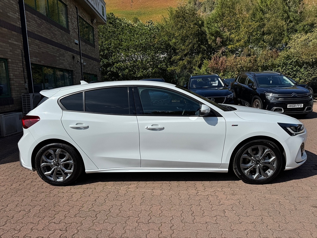Ford Focus T Ecoboost St-line YF73GVW White #4