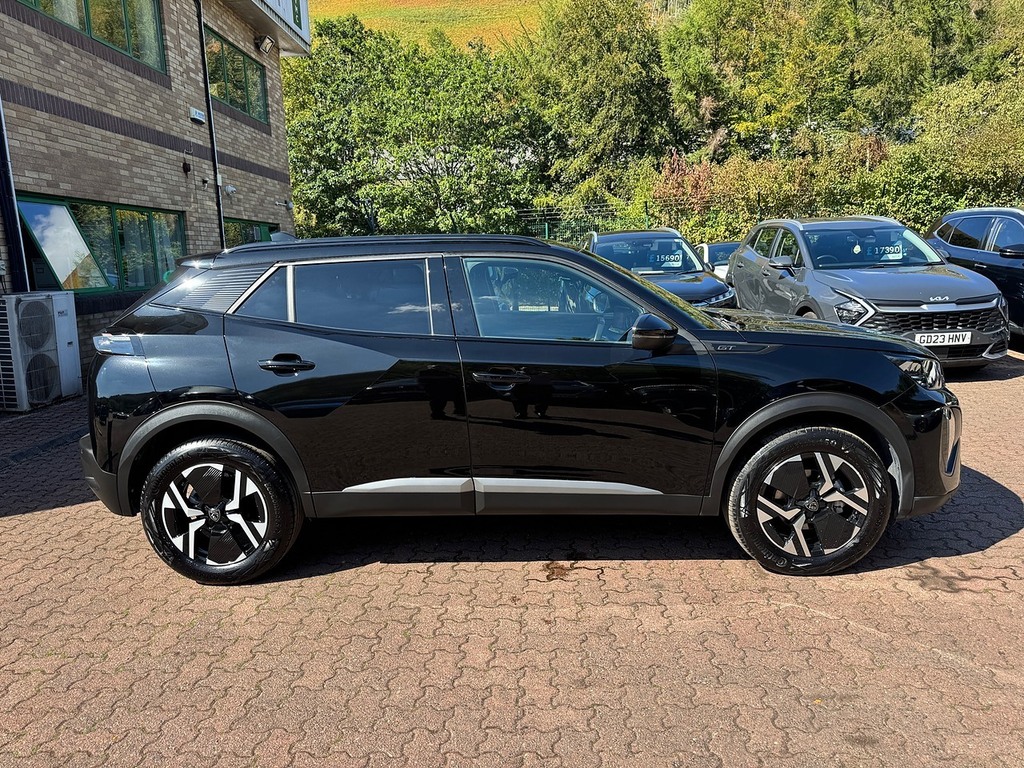 Peugeot 2008 Puretech Gt Black #4