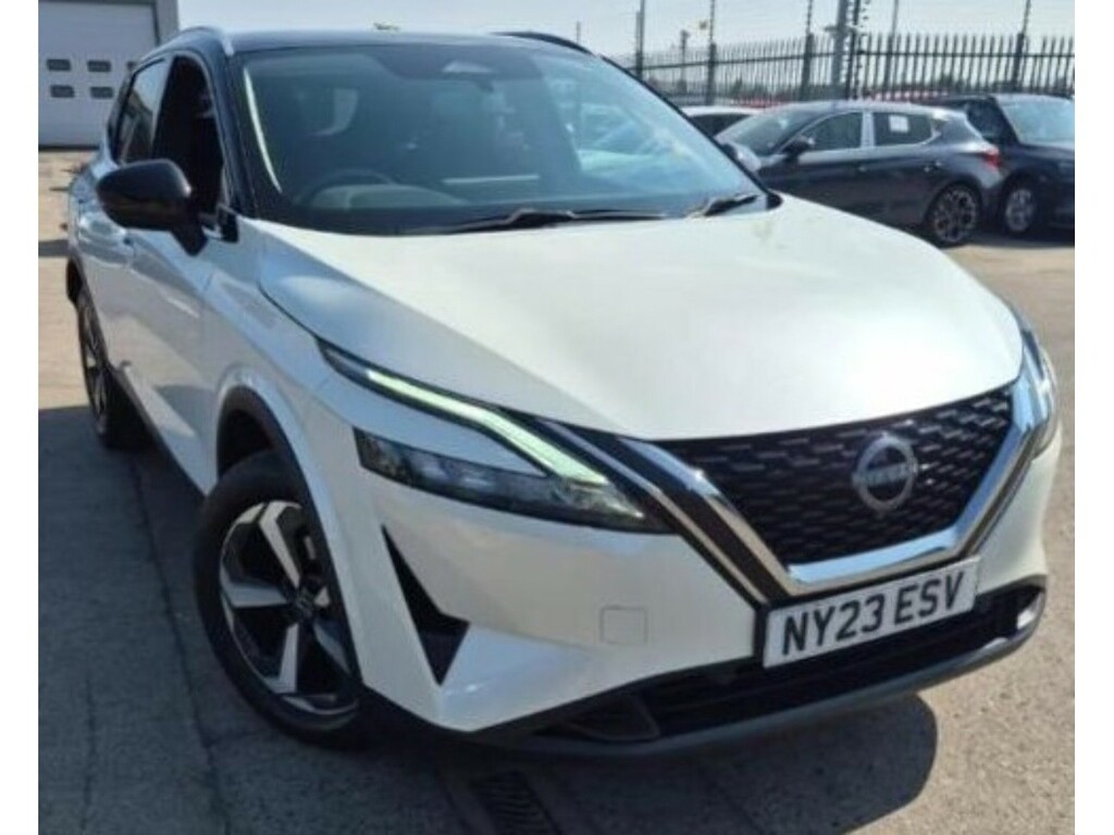Nissan Qashqai Dig-t Mhev N-connecta Glass Roof White