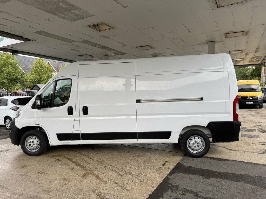 Vauxhall Movano 2.2L Prime DL72OXV White #4