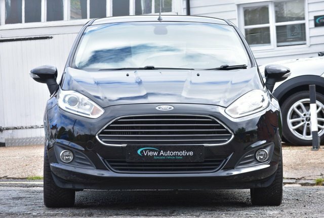 Ford Fiesta Ecoboost Titanium Hatchback EO65ZKG Black #3