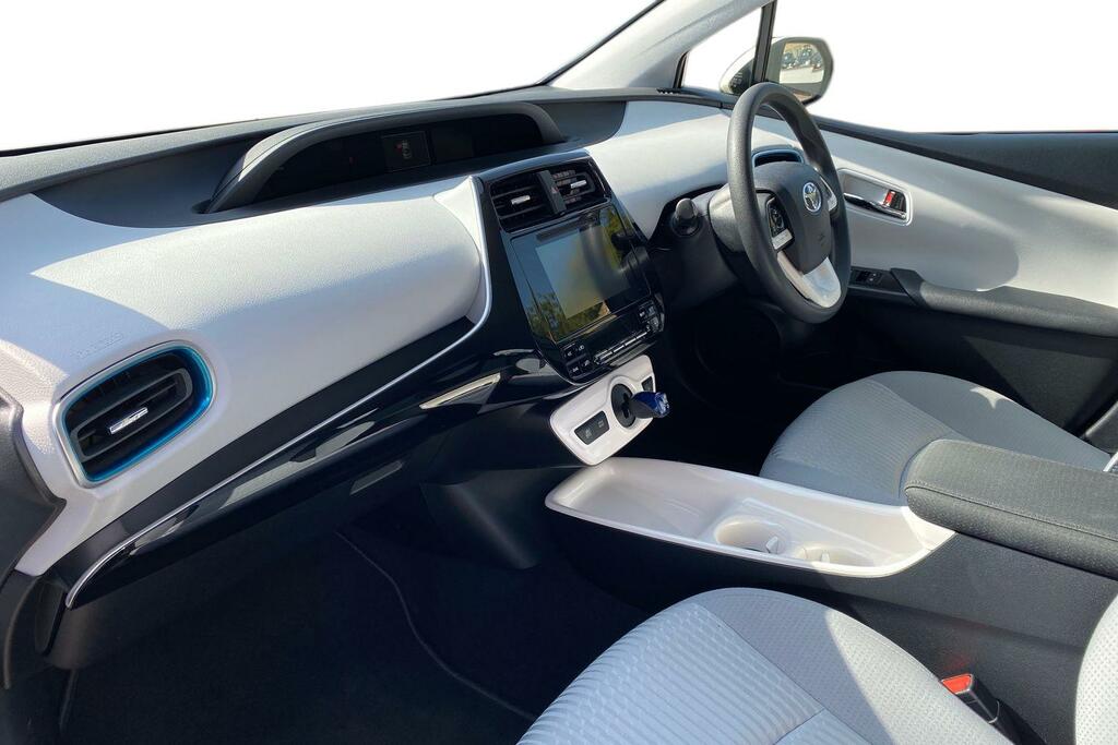 Toyota Prius Toyota Prius 1.8 Vvt-h Active Hatchback LN17XSO White #2