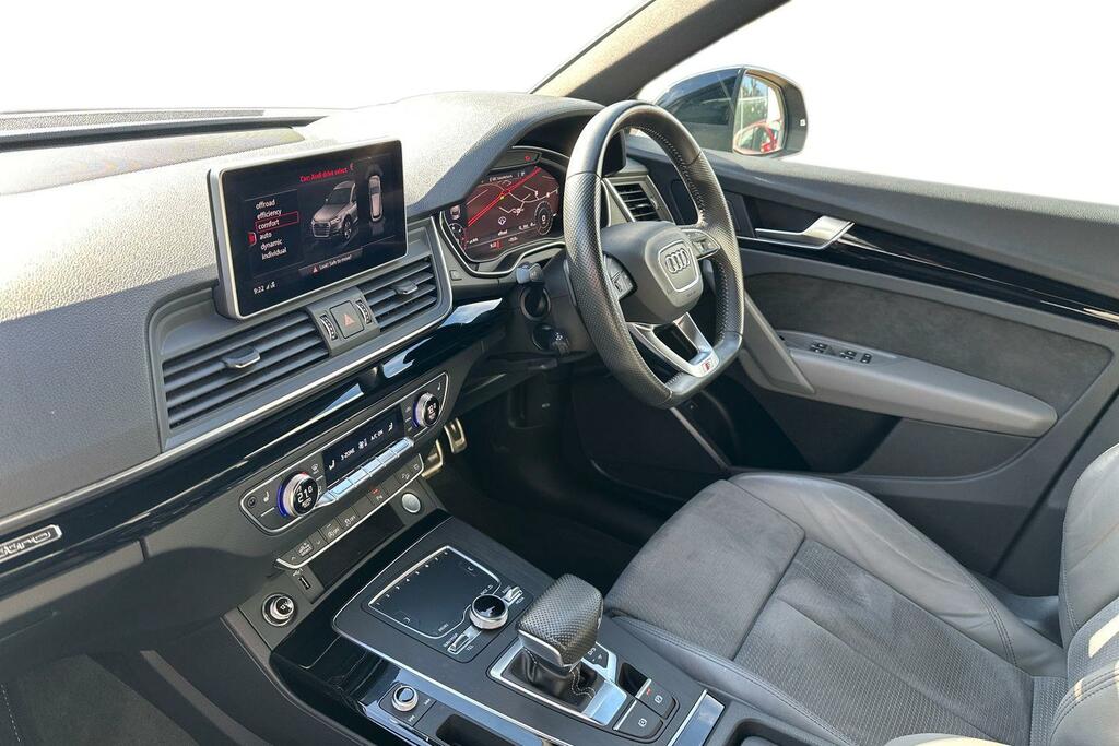 Audi Q5 Audi Q5 Black Edition 40 Tdi Quattro 190 Ps S Tron BK70EUP Green #2