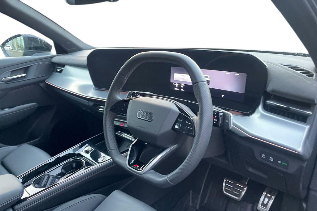 Audi Q3 Audi Q3 Estate 1.5 E-hybrid S Line S Tronic Black #6