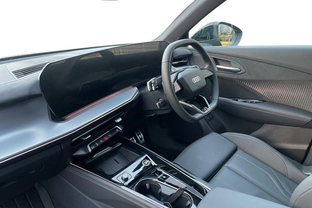 Audi Q3 Audi Q3 Estate 1.5 E-hybrid S Line S Tronic Black #2