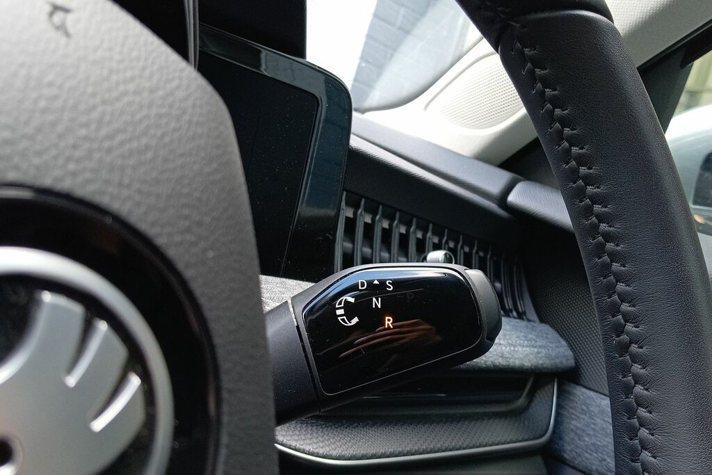 Skoda Superb Se Technology White #25