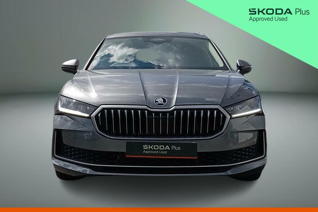 Skoda Superb Se Technology White #8