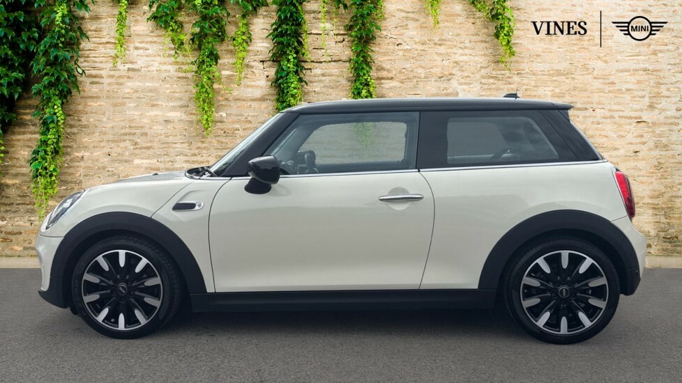 Mini Hatch 3-Door Hatch Cooper Exclusive HT69TJO White #3