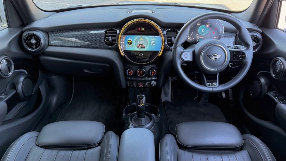 Mini Hatch 5-Door Hatch Cooper Exclusive HK73MVM White #4