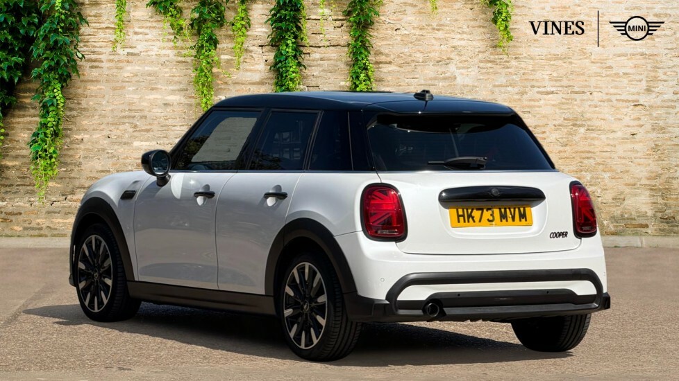 Mini Hatch 5-Door Hatch Cooper Exclusive HK73MVM White #2