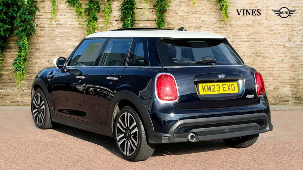 Mini Hatch 5-Door Hatch Cooper Exclusive KM23EXO Black #2