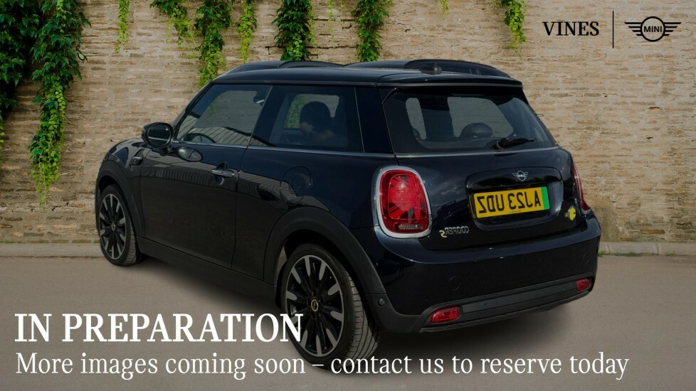 Mini Hatch Level 3 AJ23UDZ Black