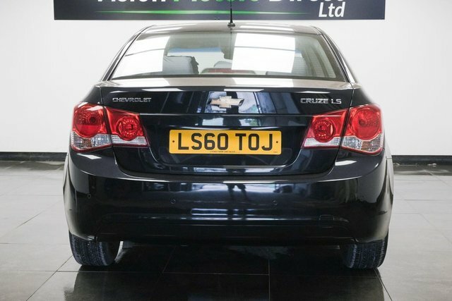 Chevrolet Cruze 1.6 Ls Euro 5 Black #2