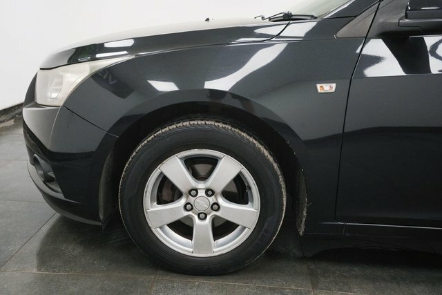 Chevrolet Cruze 1.6 Ls Euro 5 Black #5