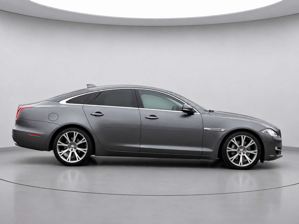 Jaguar XJ Portfolio V6 D #2
