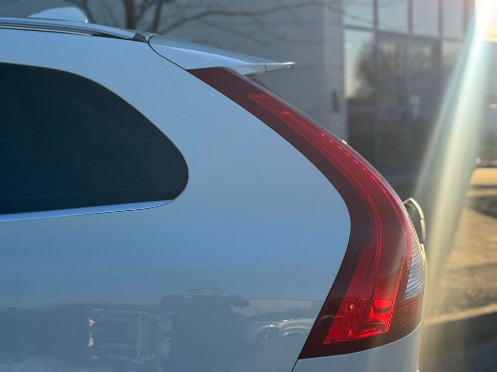 Volvo XC60 2.0 T5 240 R-design Powershift Silver #11