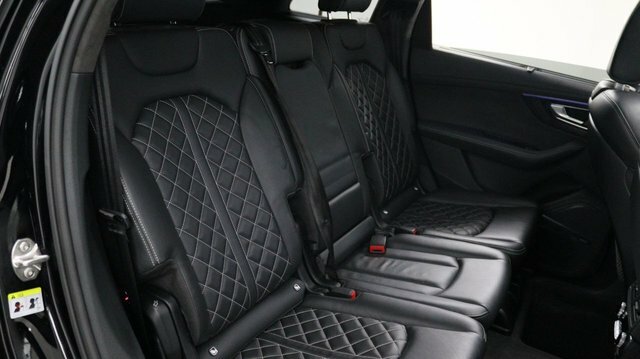 Audi Q7  Black #44