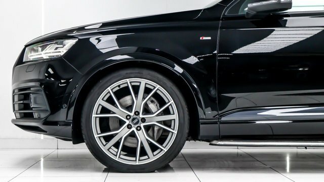 Audi Q7  Black #16