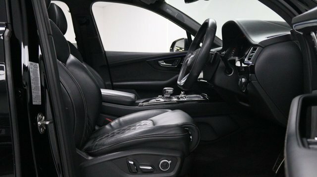 Audi Q7  Black #40