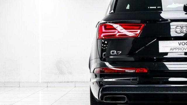Audi Q7  Black #25