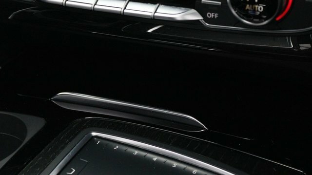 Audi Q7  Black #89