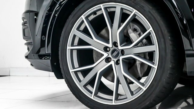 Audi Q7  Black #17