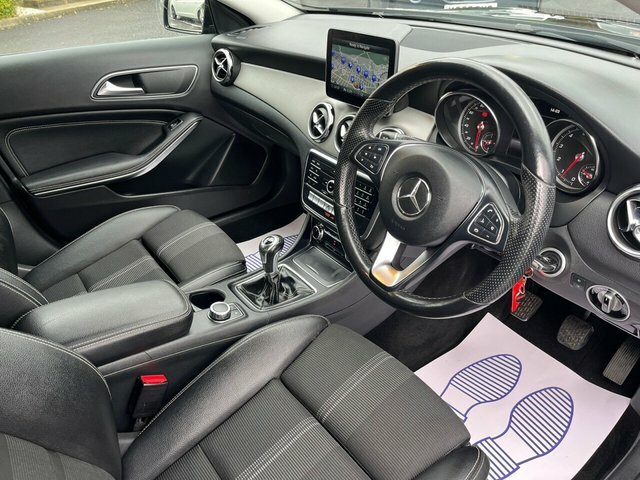 Mercedes-Benz GLA Class Gla180 Urban Edition Suv Black #3