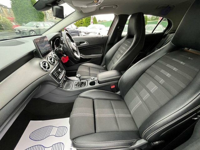 Mercedes-Benz GLA Class Gla180 Urban Edition Suv Black #6