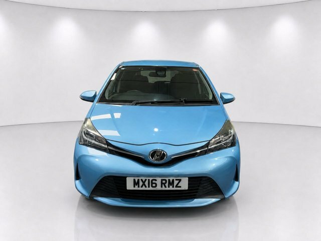 Toyota Vitz Toyota Vitz Yaris 1.3 White